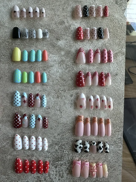 Printed & Seasonal Sample Collection